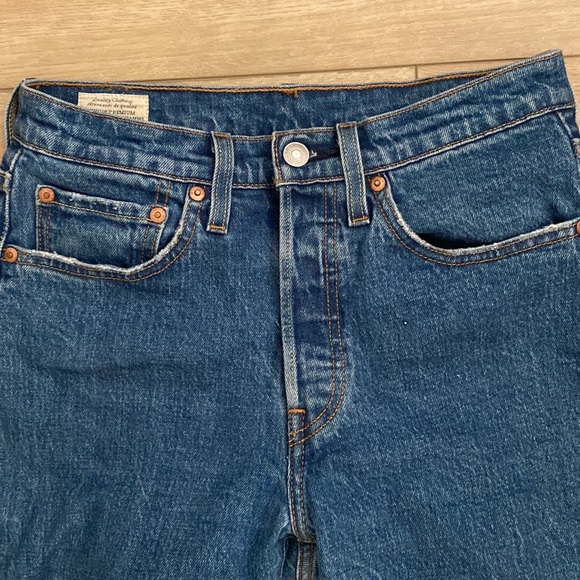 Levi 501 skinny jeans in classic blue (Aritzia) - Picture 3 of 9